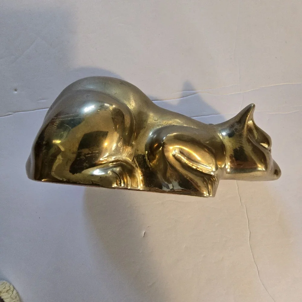 Vintage 1984 Enesco Brass Crouching Cat Figurine 6.75
